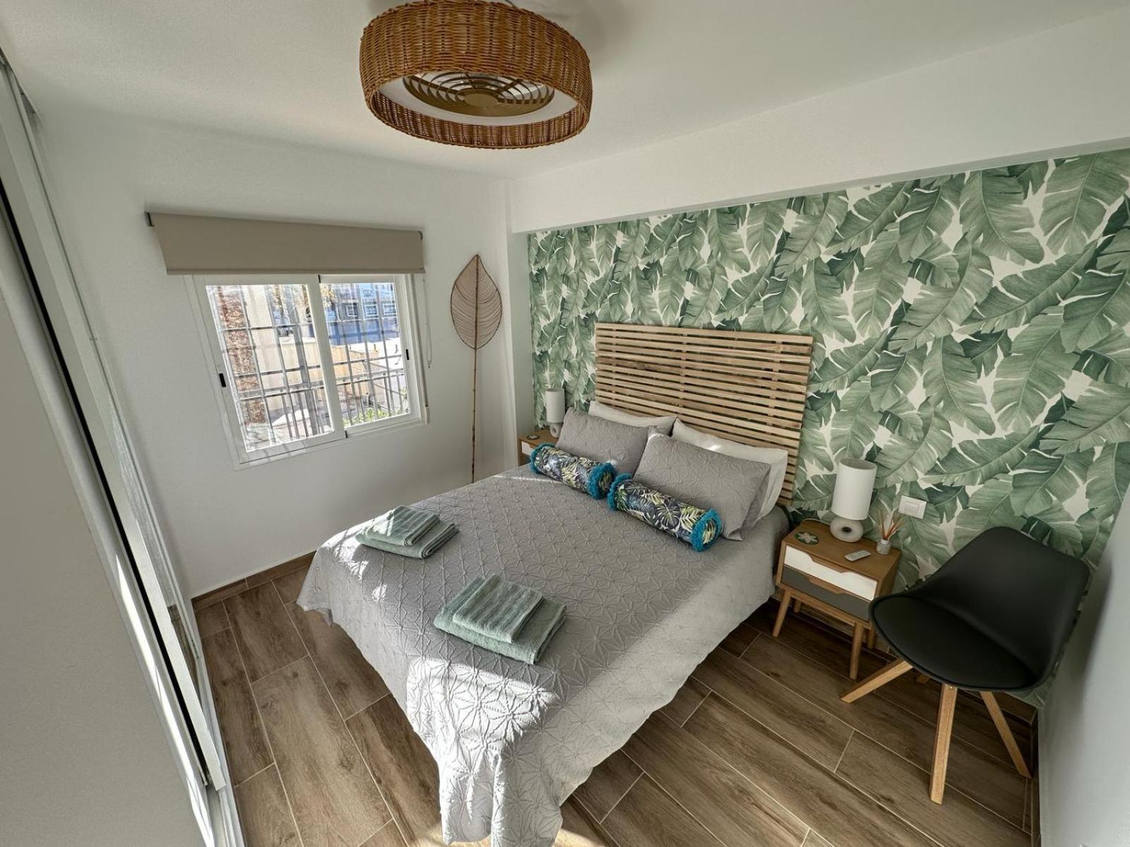 Waterfront 3 Bed Apartment, 90M From The Beach Platja de Larenal Bagian luar foto