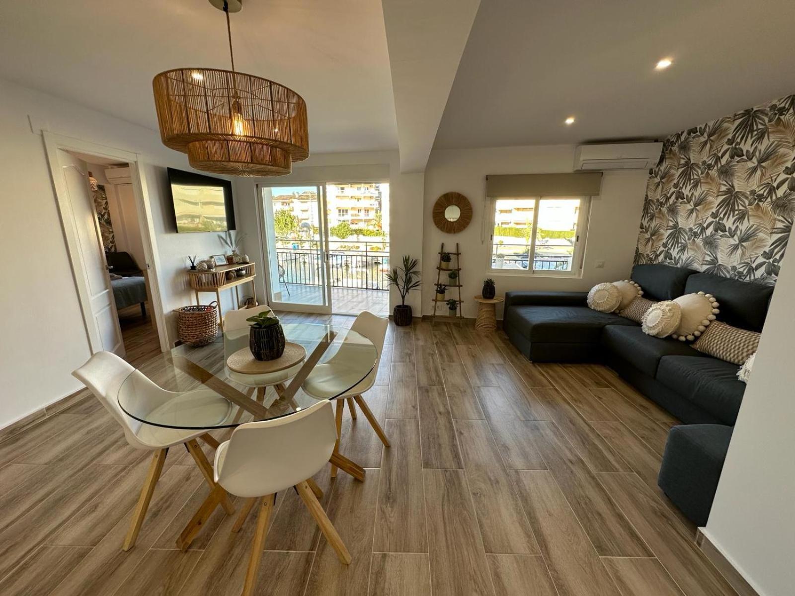 Waterfront 3 Bed Apartment, 90M From The Beach Platja de Larenal Bagian luar foto