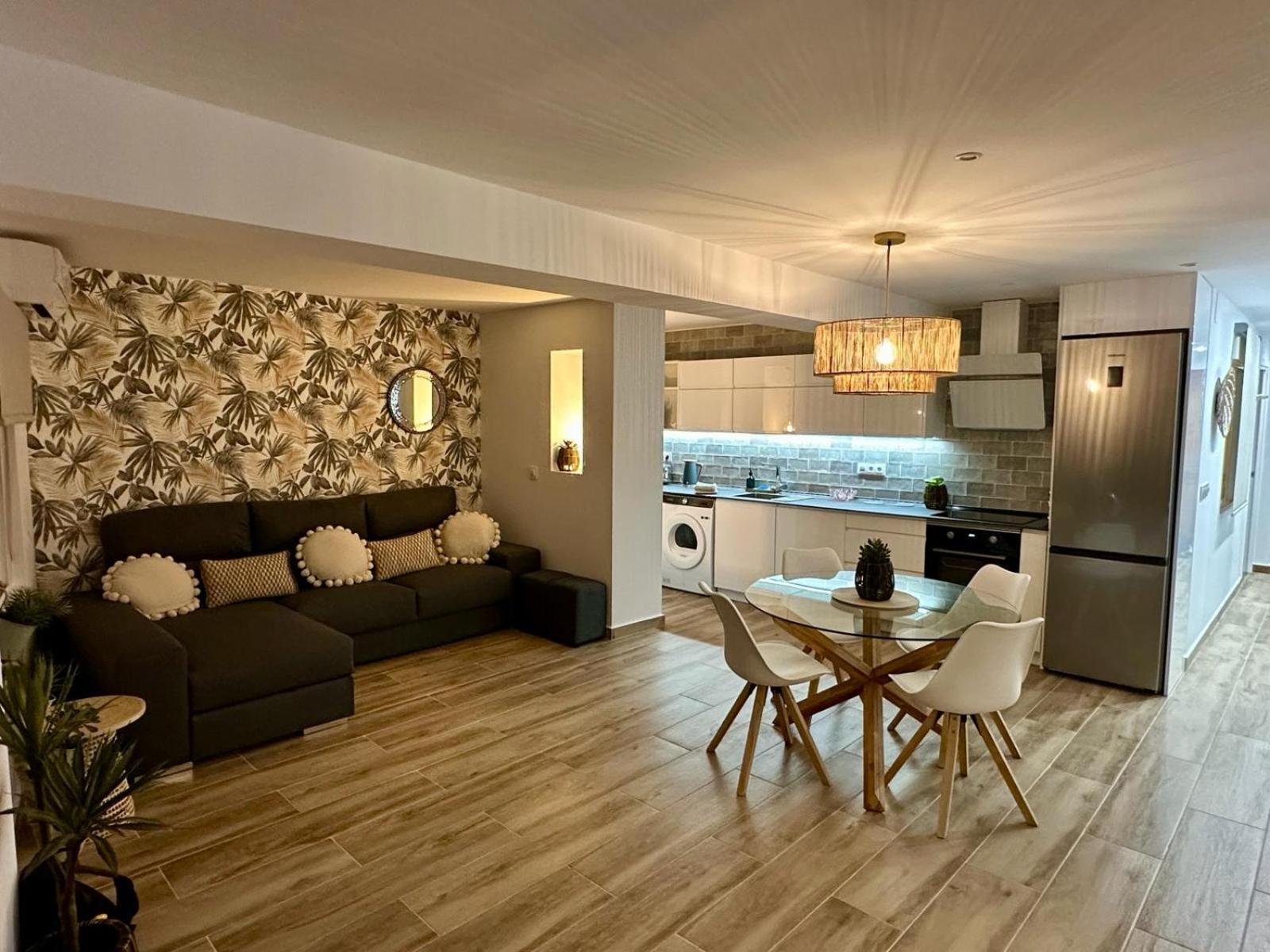 Waterfront 3 Bed Apartment, 90M From The Beach Platja de Larenal Bagian luar foto