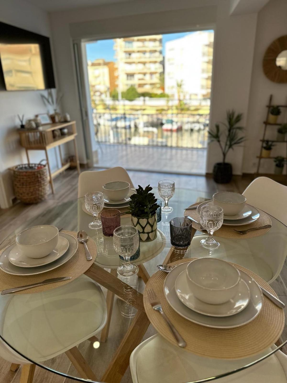 Waterfront 3 Bed Apartment, 90M From The Beach Platja de Larenal Bagian luar foto