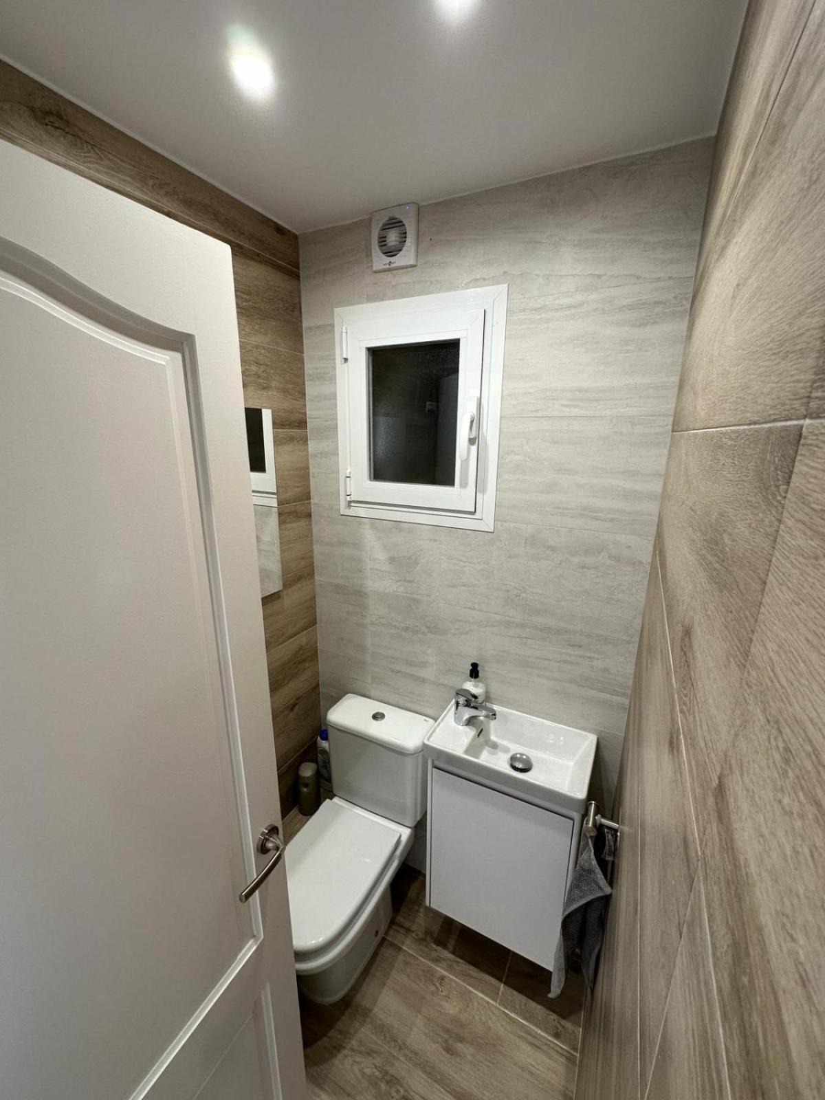 Waterfront 3 Bed Apartment, 90M From The Beach Platja de Larenal Bagian luar foto