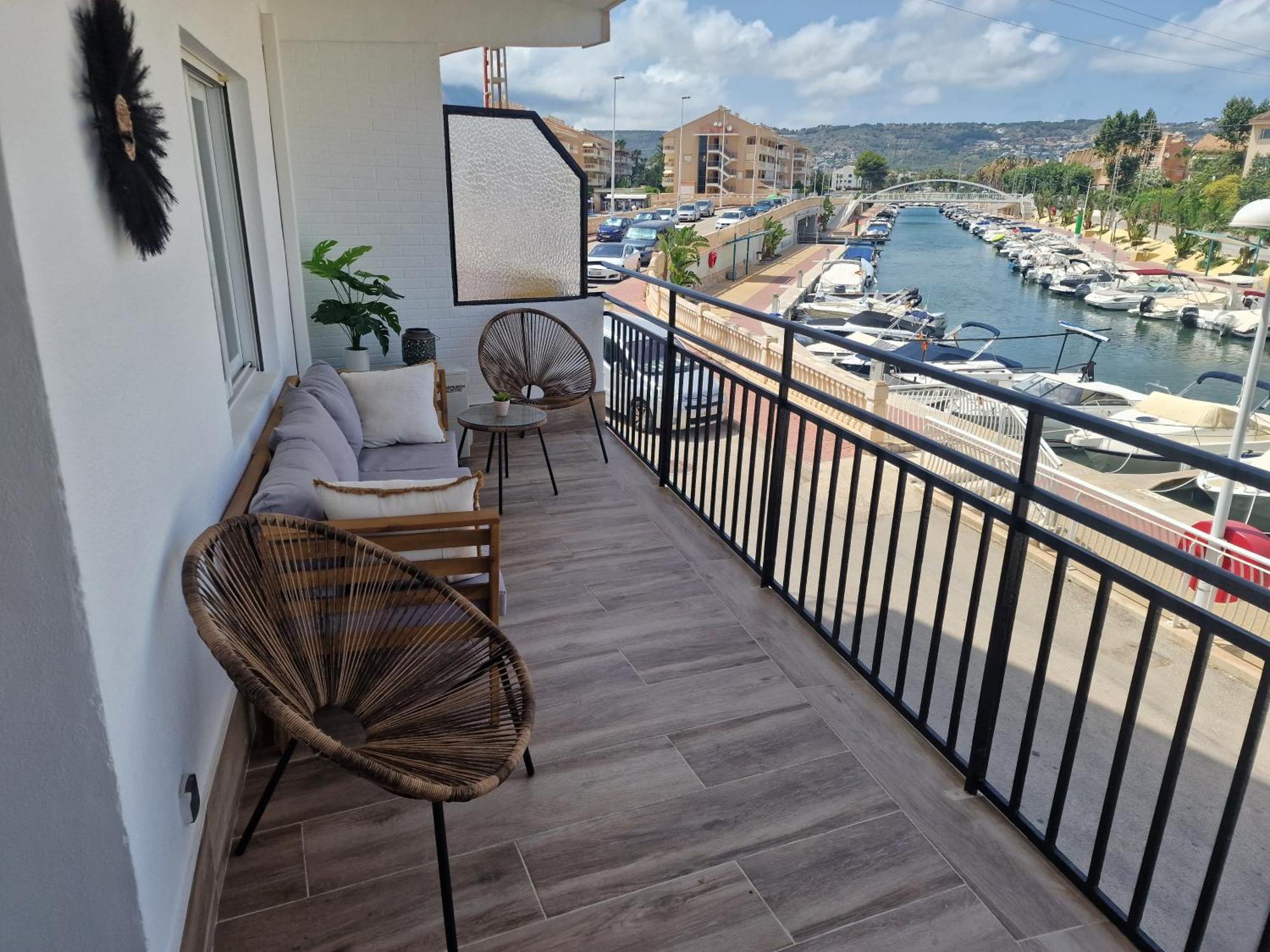 Waterfront 3 Bed Apartment, 90M From The Beach Platja de Larenal Bagian luar foto