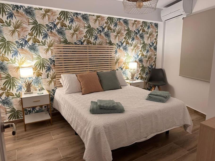 Waterfront 3 Bed Apartment, 90M From The Beach Platja de Larenal Bagian luar foto