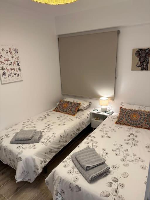 Waterfront 3 Bed Apartment, 90M From The Beach Platja de Larenal Bagian luar foto