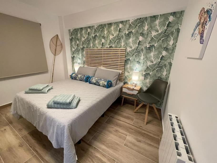 Waterfront 3 Bed Apartment, 90M From The Beach Platja de Larenal Bagian luar foto