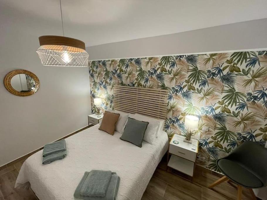 Waterfront 3 Bed Apartment, 90M From The Beach Platja de Larenal Bagian luar foto