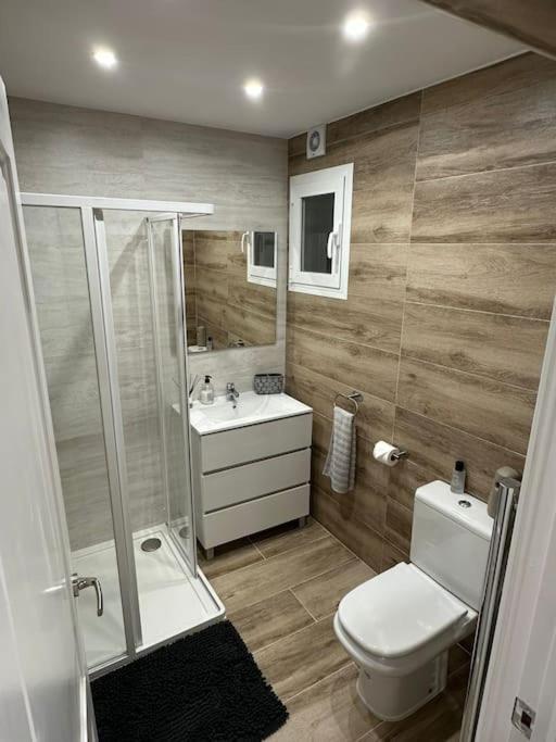 Waterfront 3 Bed Apartment, 90M From The Beach Platja de Larenal Bagian luar foto