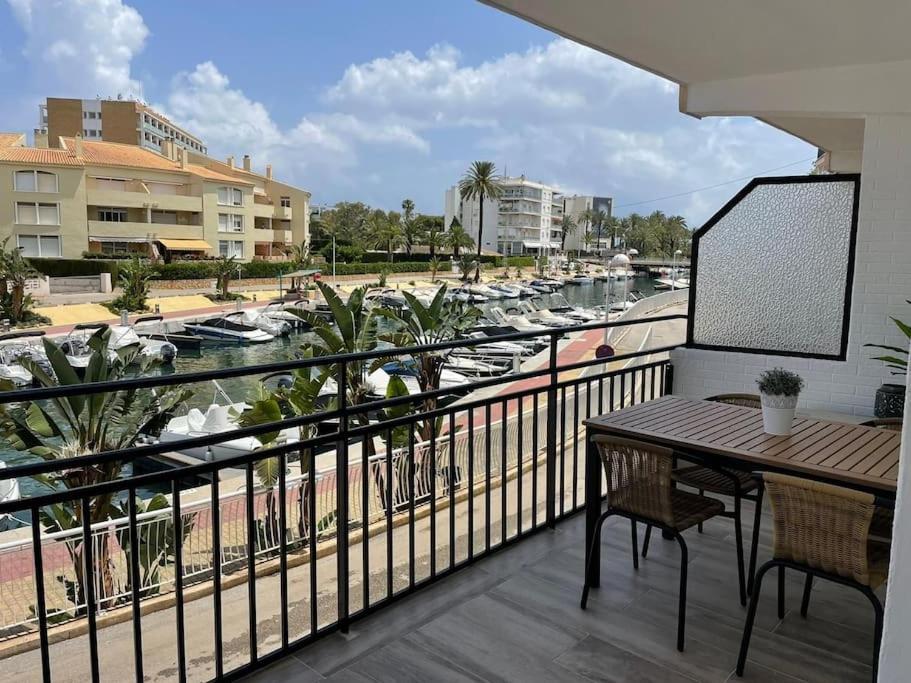 Waterfront 3 Bed Apartment, 90M From The Beach Platja de Larenal Bagian luar foto