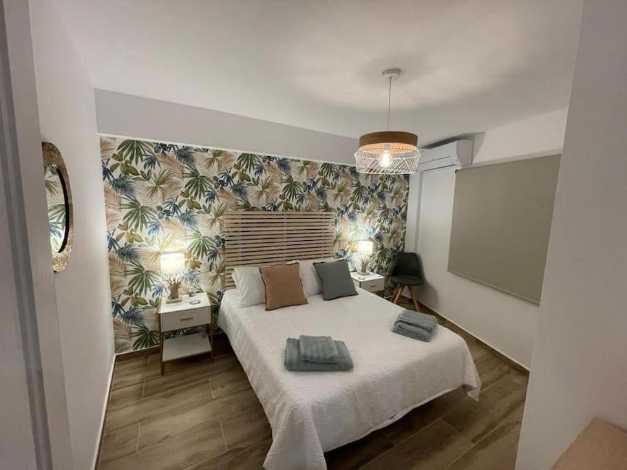 Waterfront 3 Bed Apartment, 90M From The Beach Platja de Larenal Bagian luar foto